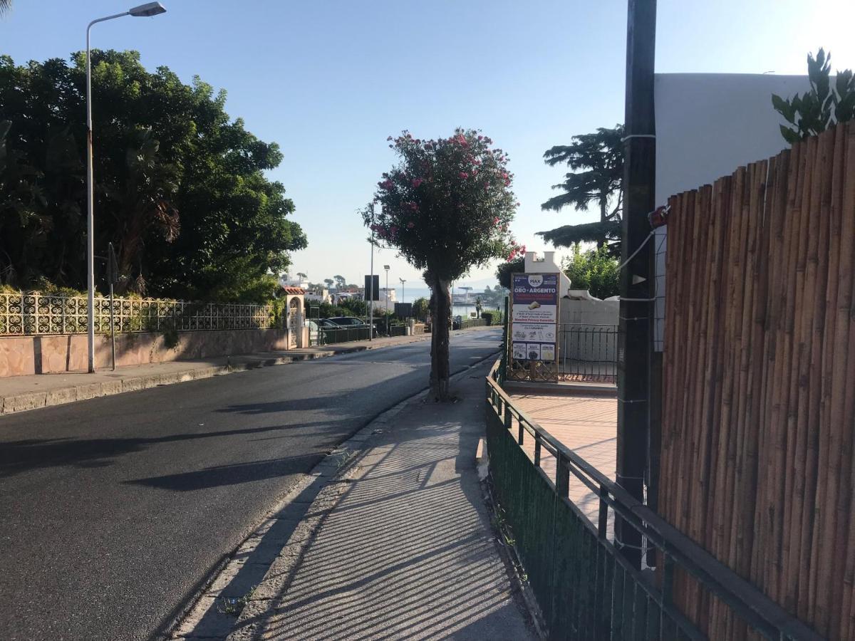 La Casetta Al Porto Di Ischia Apartment Екстериор снимка